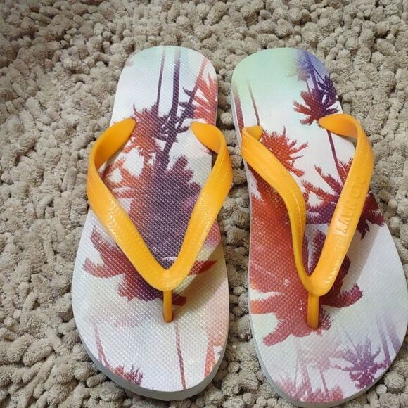New Old Navy men's size 8-9 flip-flop tropical orange purple print‎ - Picture 1 of 3